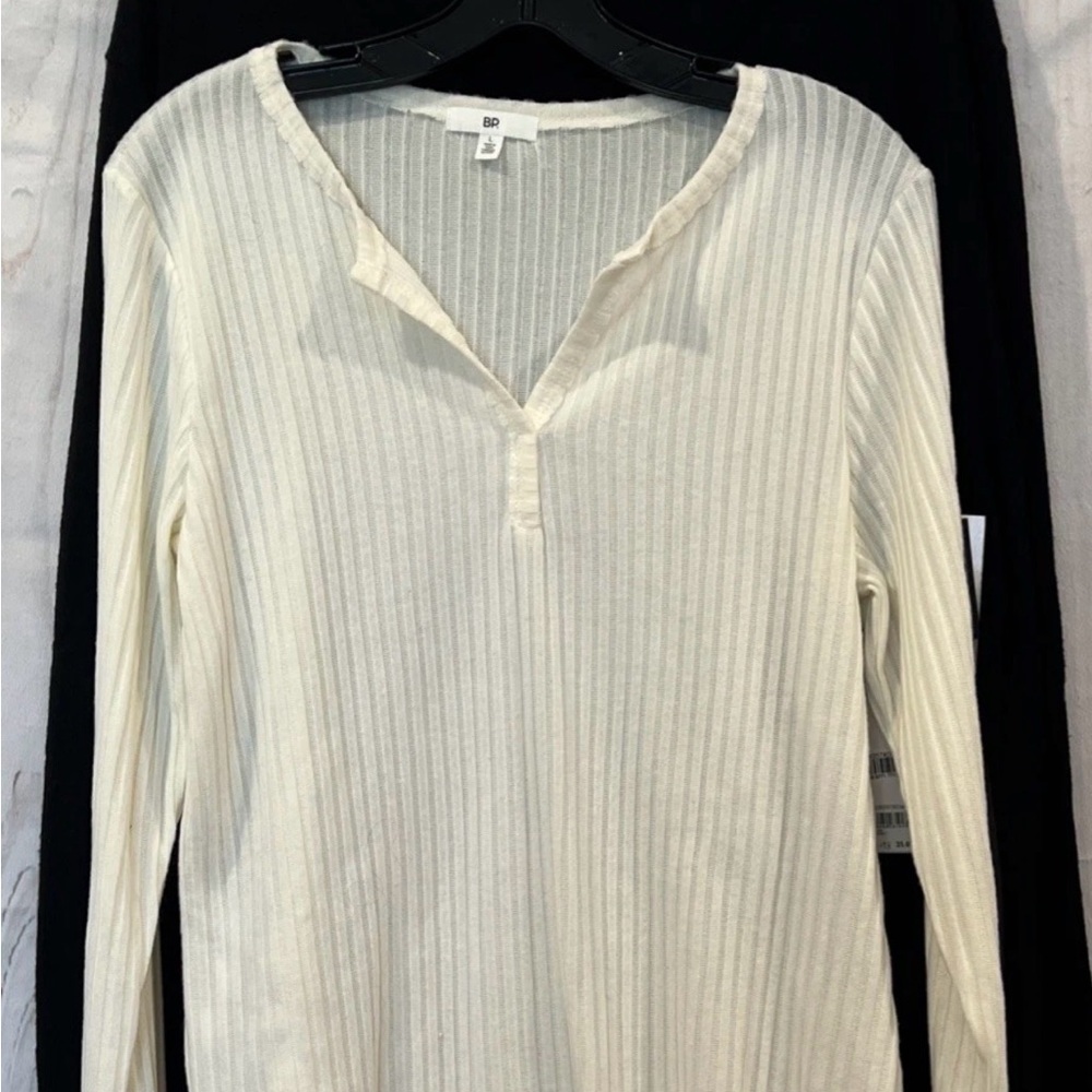 Lot of 2 Nordstrom BP Cream Ribbed Long-Sleeve Henley & Black V-Neck. NWT